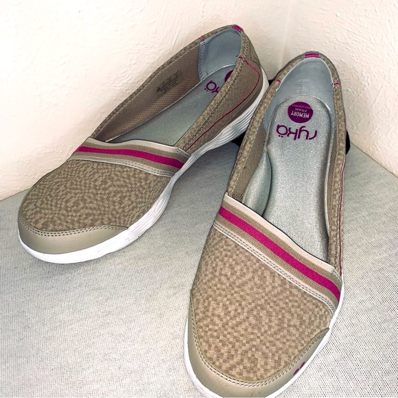 Ryka Women's 9 Slip On - Picture 10 of 10